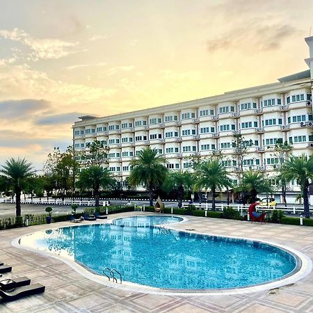 Siamgrand Hotel Udon Thani Esterno foto